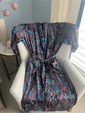 Vintage Victoria's Secret Gold Label 100% Silk Paisley Robe